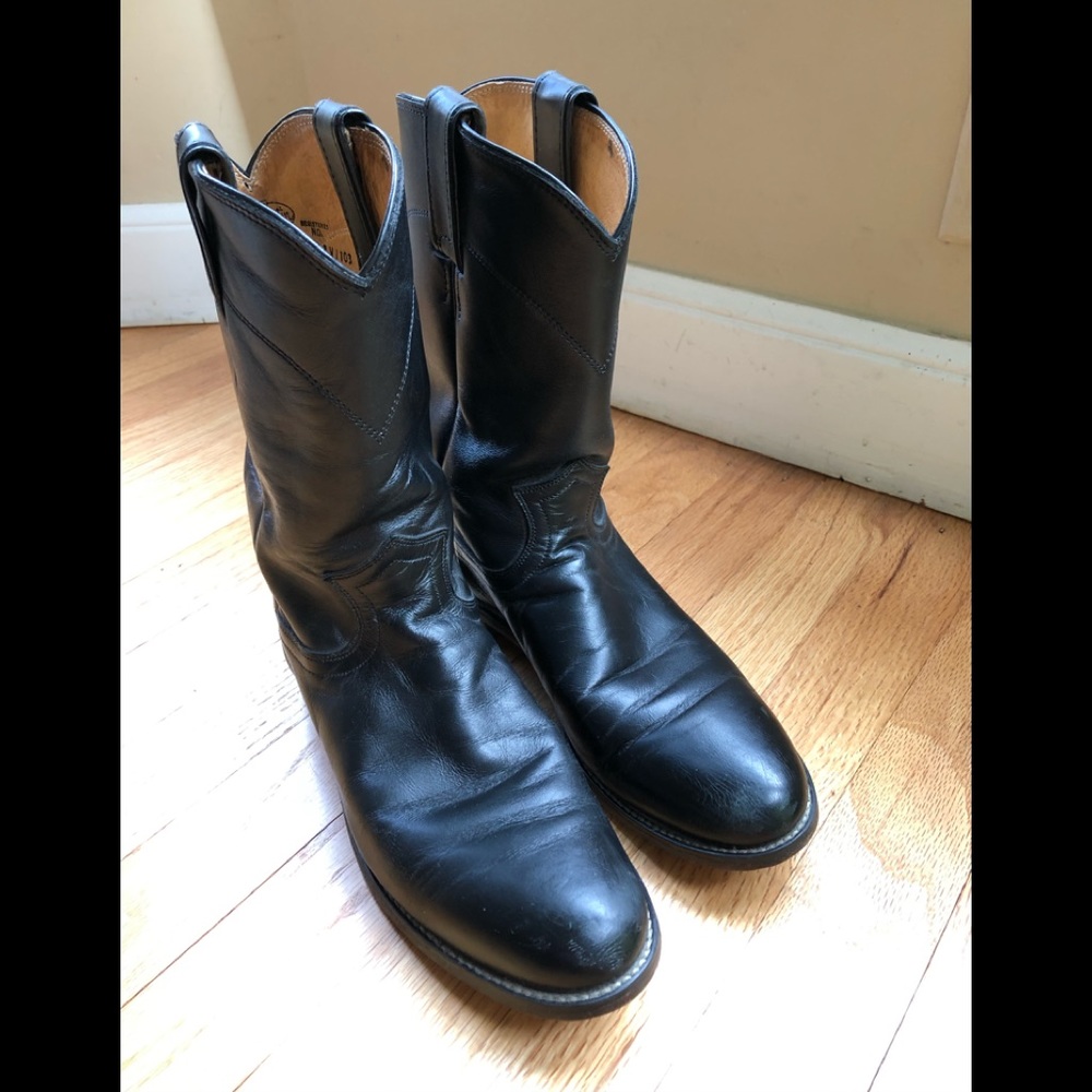 Justin Women’s Black Boots (size 8)